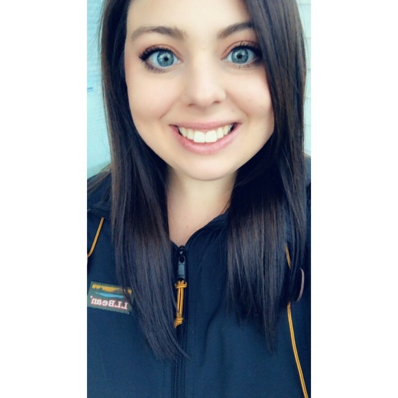 Meet your Posher, Adrianna - Picture 1 of 1